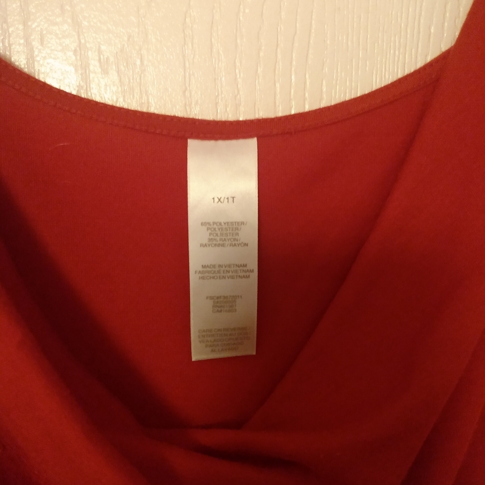 Red blouse - Picture 2 of 3